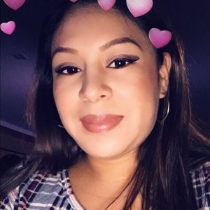 Meet your Posher, Cintia